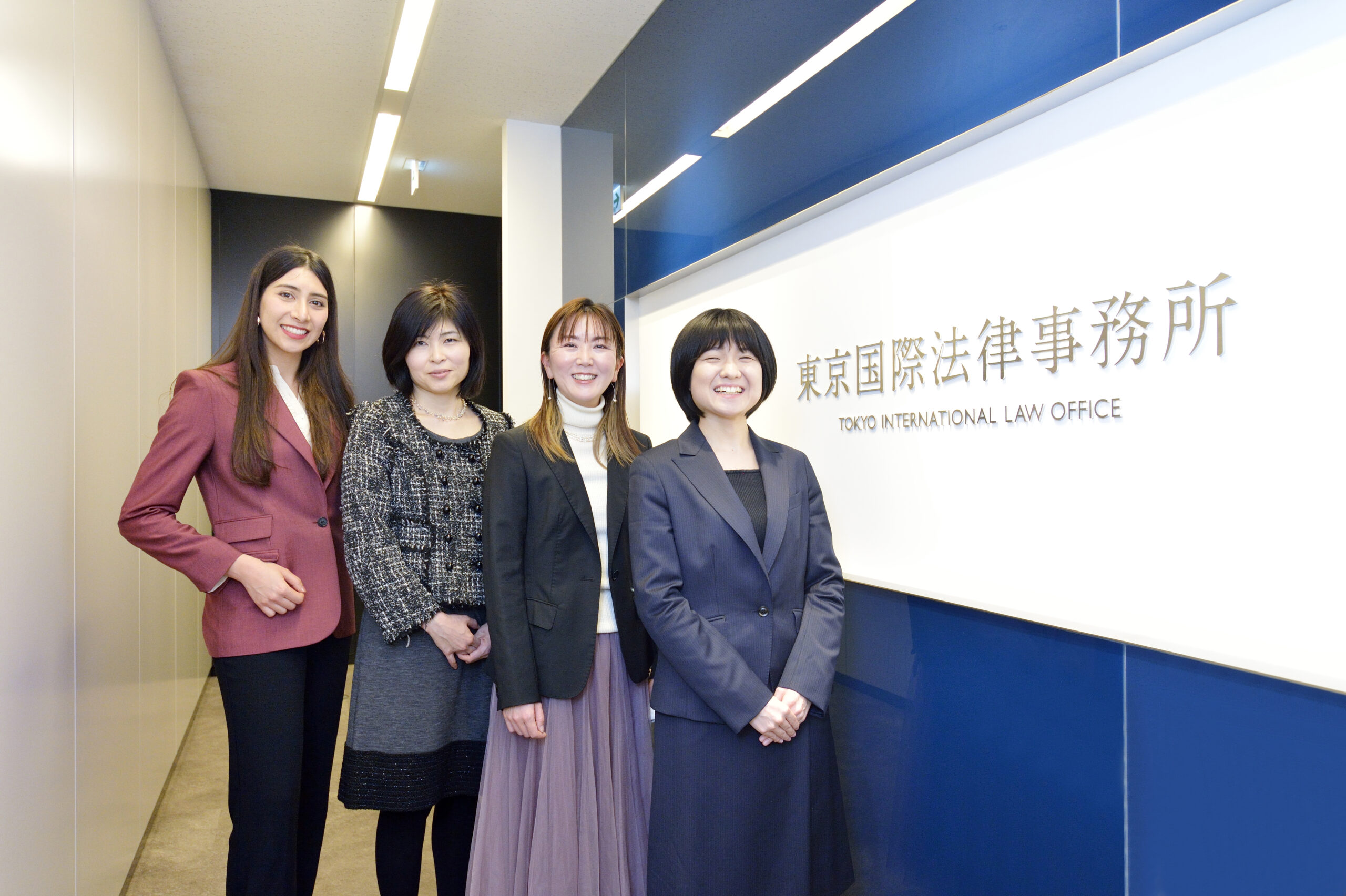女性　弁護士 
